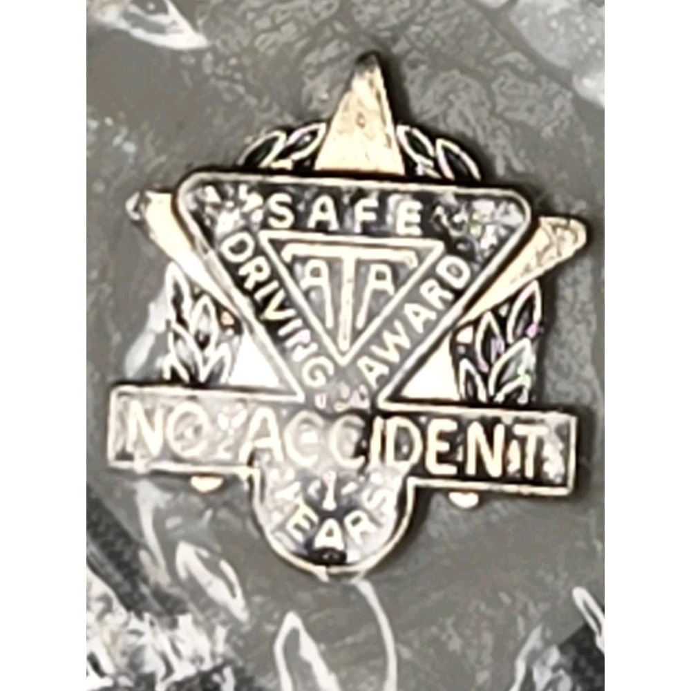 Vtg ATA Safe Driving Award Pin 11 Years No Accident American Trucking Lapel Badg